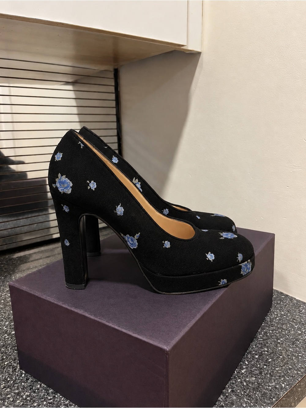 RARE 90s Vintage Dolce & Gabbana Black   Suede and Floral Pumps Shoes high Heels